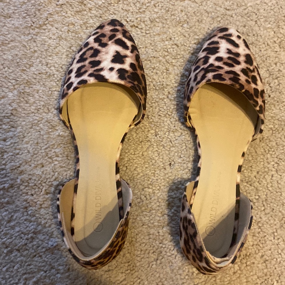 Wild Diva leopard flats